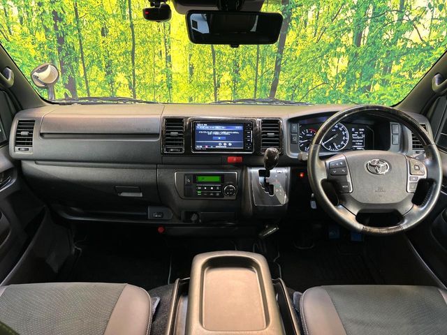 Toyota Hiace Van 2