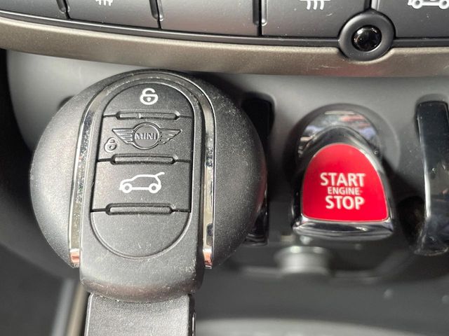 MINI Crossover 7