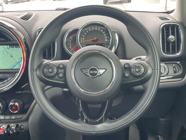 MINI Crossover 10