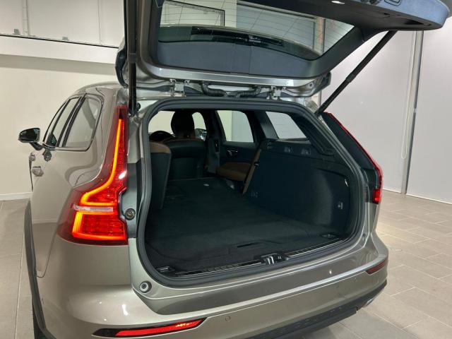 Volvo V60 Cross Country 12