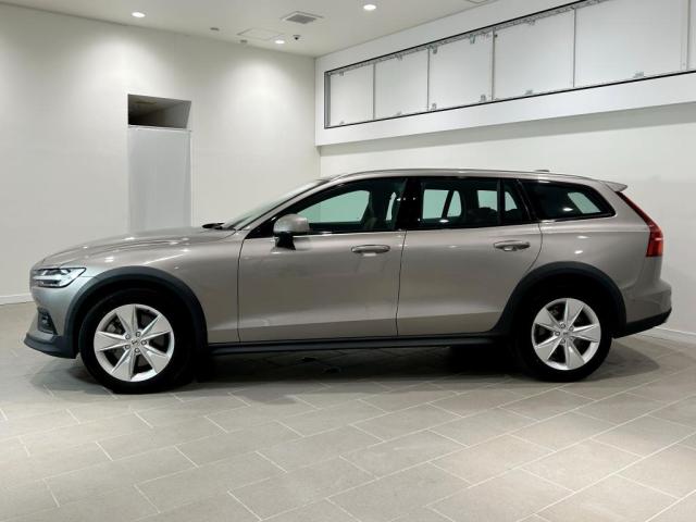Volvo V60 Cross Country 4