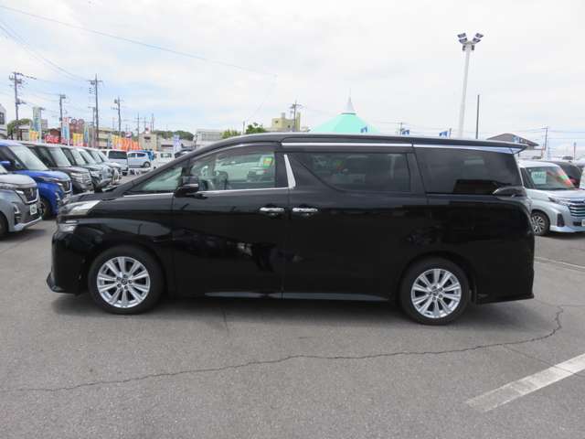 Toyota Vellfire 12