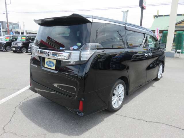 Toyota Vellfire 9