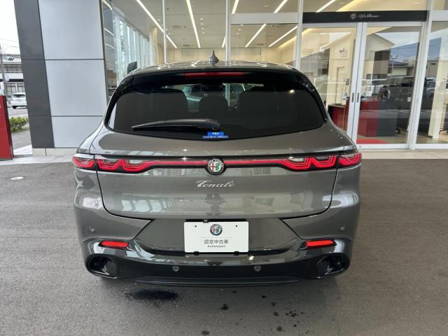 Alfa Romeo トナーレ 8