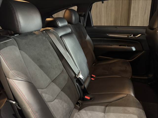 Mazda CX-8 10