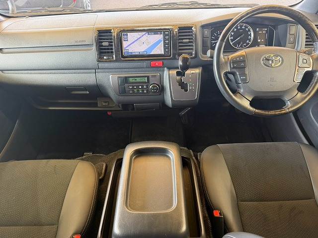 Toyota Hiace Van 2