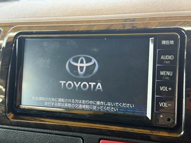 Toyota Hiace Van 3