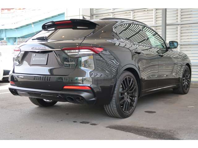 Maserati Levante 4