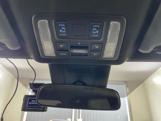 Toyota Noah 5