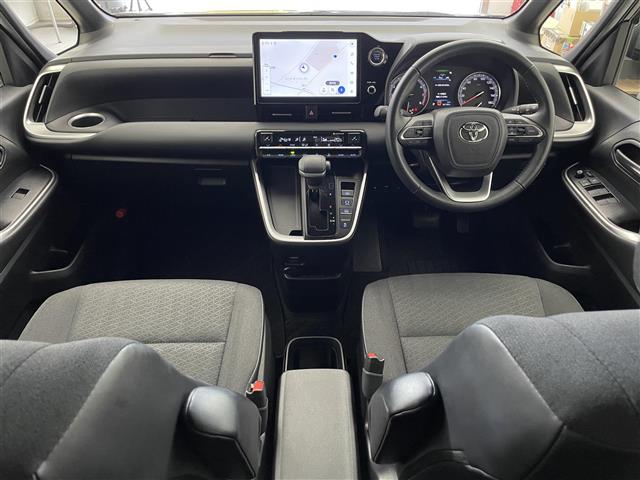 Toyota Noah 11