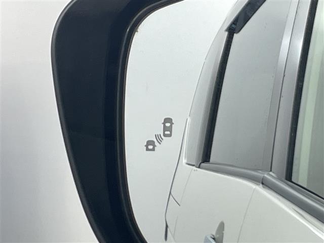 Nissan Serena 8