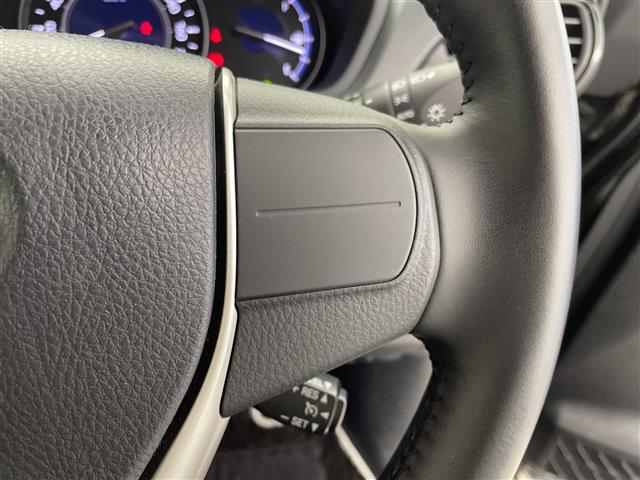Toyota Voxy 12
