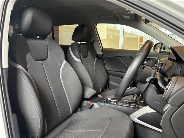 Audi Q2 8