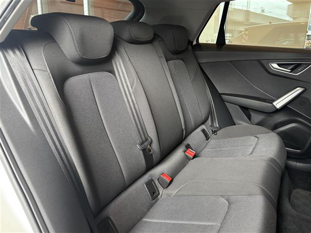 Audi Q2 10