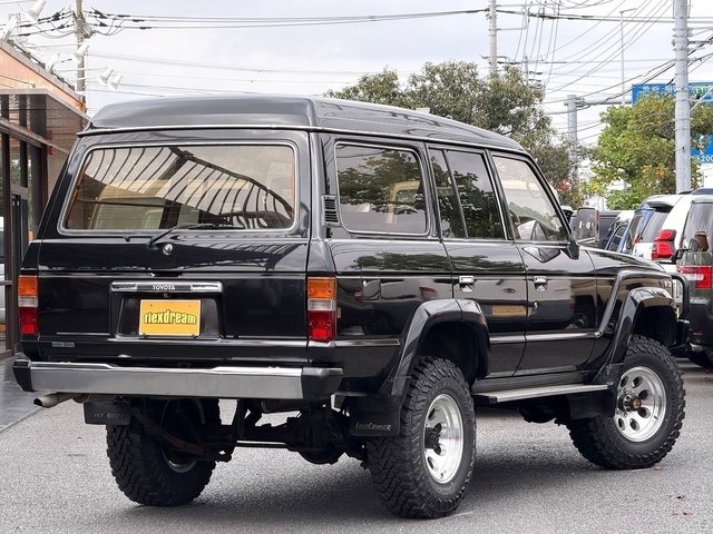 Toyota Land Cruiser 60 4