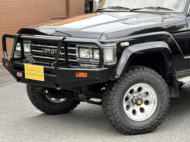 Toyota Land Cruiser 60 6