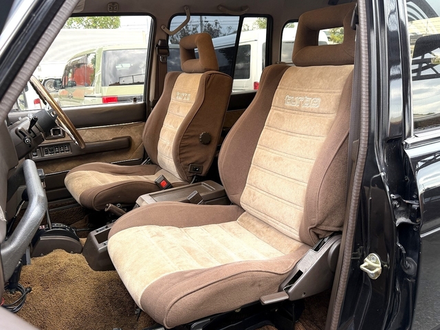 Toyota Land Cruiser 60 11