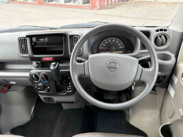 Nissan NV100 Clipper 11