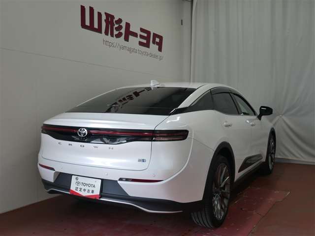 Toyota Crown Crossover 4