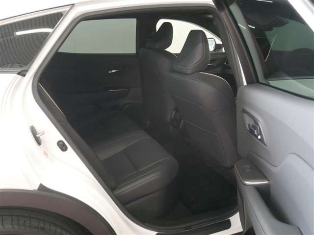 Toyota Crown Crossover 6