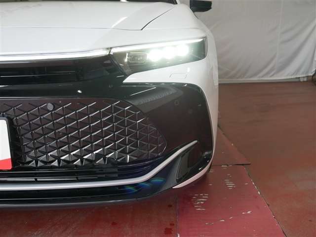 Toyota Crown Crossover 8