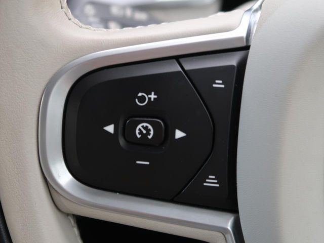 Volvo XC60 8