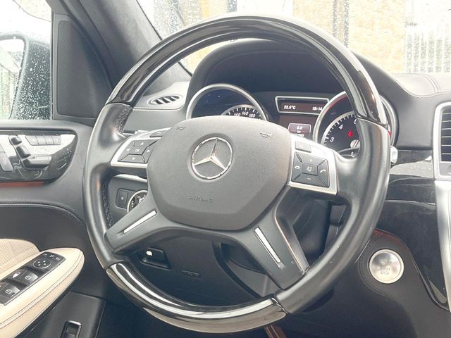 Mercedes-Benz GL-Class 12