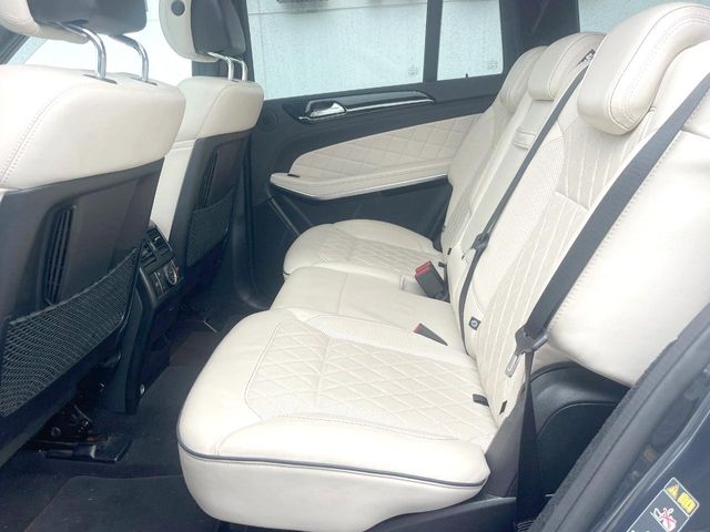 Mercedes-Benz GL-Class 10