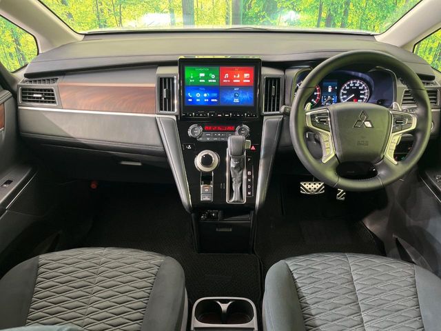 Mitsubishi Delica D:5 2