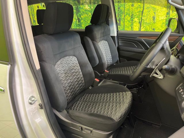 Mitsubishi Delica D:5 8