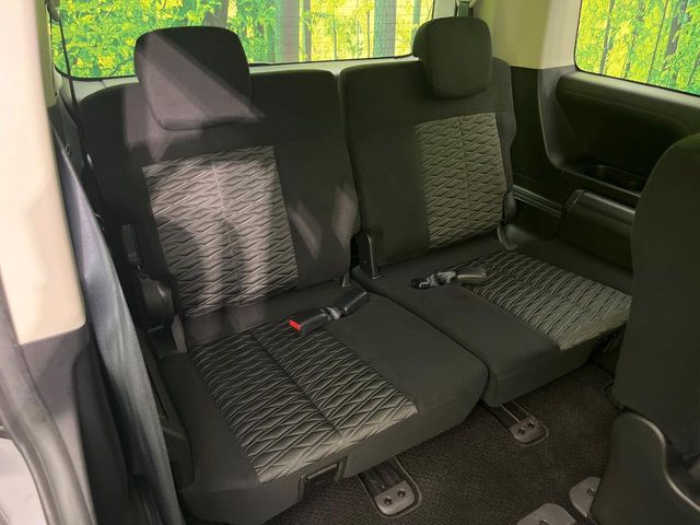 Mitsubishi Delica D:5 10