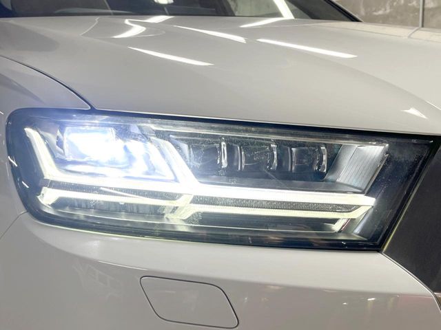 Audi Q7 10