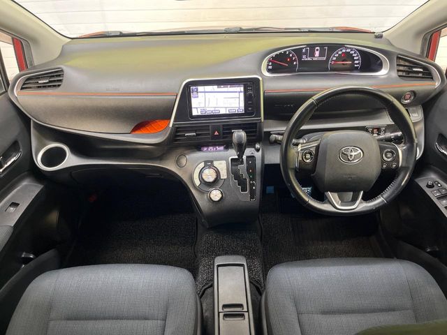 Toyota Sienta 2