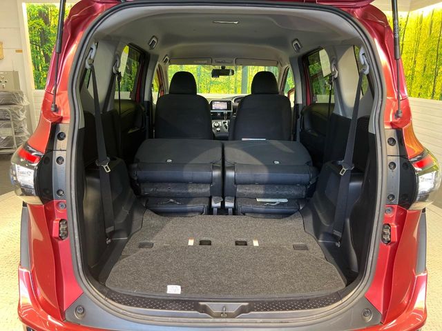 Toyota Sienta 10