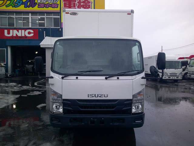 Isuzu Elf 2