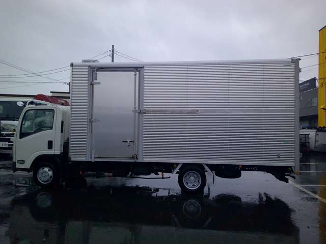 Isuzu Elf 4