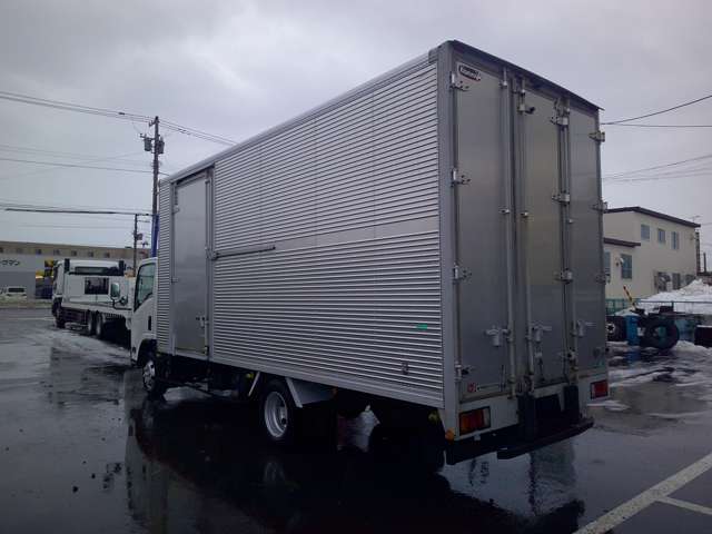 Isuzu Elf 5