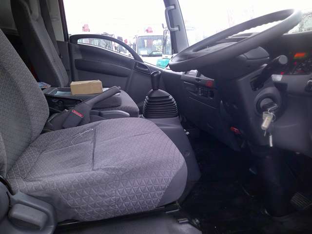 Isuzu Elf 10
