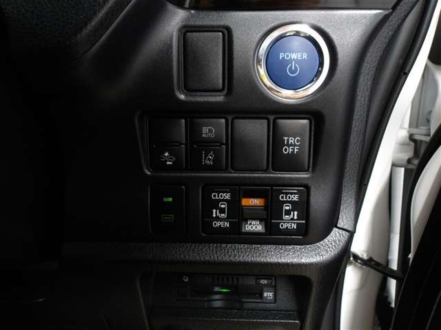 Toyota Voxy 10