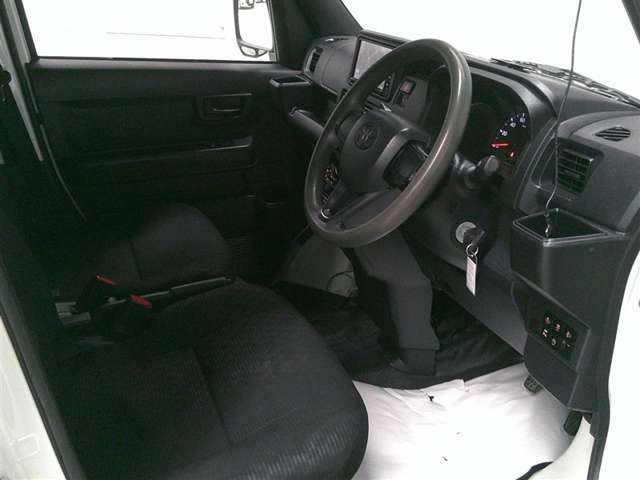 Toyota Pixis Van 7