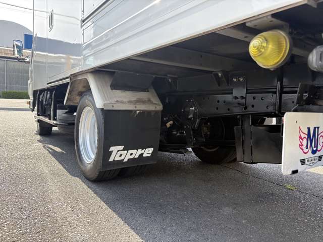 Isuzu Elf 8