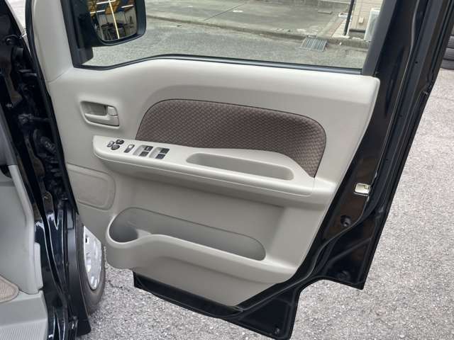 Nissan NV100 Clipper 11