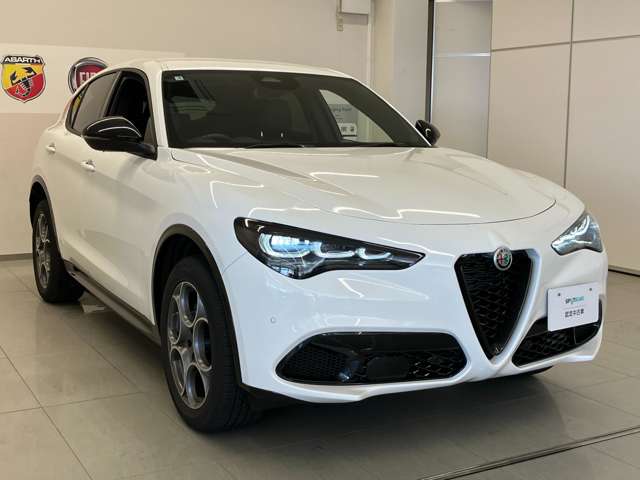 Alfa Romeo Stelvio 4