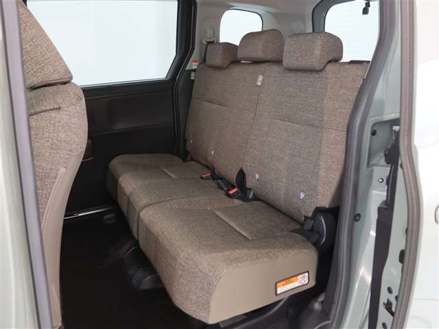 Toyota Sienta 12