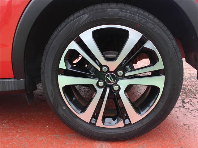 Daihatsu Rocky 12