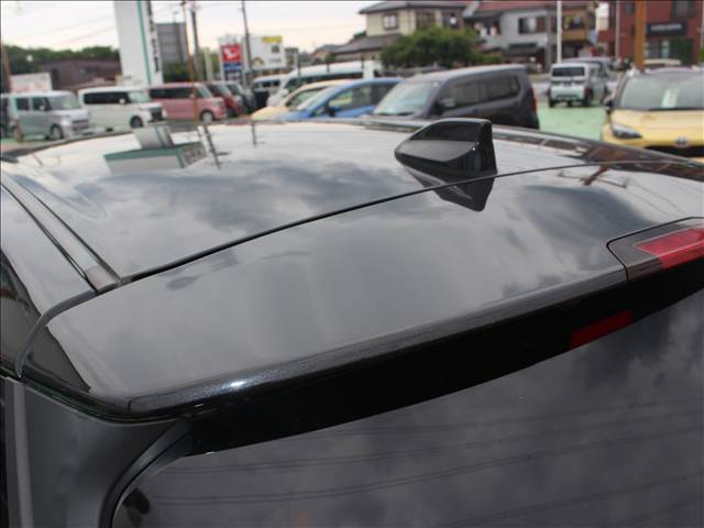 Daihatsu Rocky 5