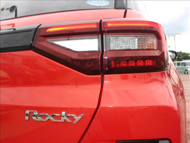 Daihatsu Rocky 10