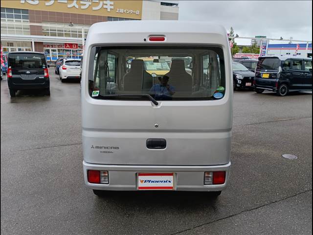 Mitsubishi Minicab Van 16