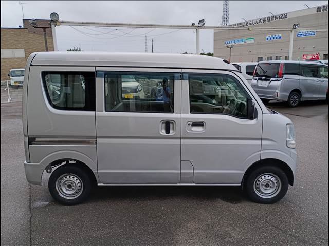 Mitsubishi Minicab Van 9