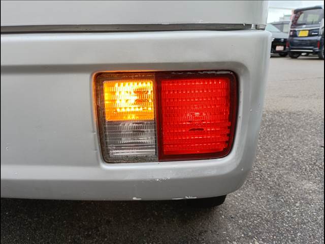 Mitsubishi Minicab Van 11